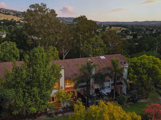 3585 Flint Creek Drive, San Jose CA: https://media.crmls.org/mediaz/49076eaf-3772-4eb0-ad95-8b1dad98d7fa.jpg