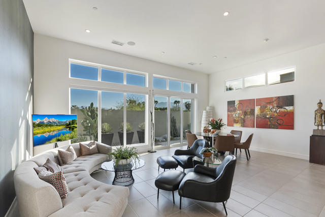 885 Fountain Drive, Palm Springs CA: https://media.crmls.org/mediaz/4907ad2c-61c5-466b-b057-1d7c4cd09ef8.jpg
