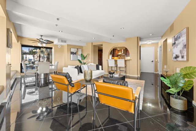 200 Harbor Dr, San Diego CA: https://media.crmls.org/mediaz/4907dbe7-dae9-4ce9-b673-5527c68d5467.jpg