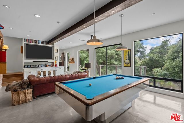 10697 Calle Quebrada, Goleta CA: https://media.crmls.org/mediaz/49080b19-2de2-4176-b100-736776d9e821.jpg