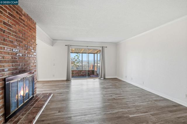 931 N Camino Alto Drive, Vallejo CA: https://media.crmls.org/mediaz/49083aa5-e707-414b-b384-af6ccc4103c0.jpg