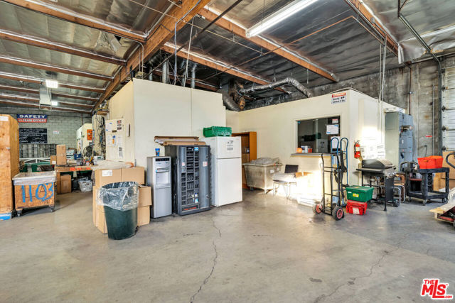 6865 Vineland Avenue, North Hollywood, California 91605, ,Commercial Sale,For Sale,Vineland,24434639