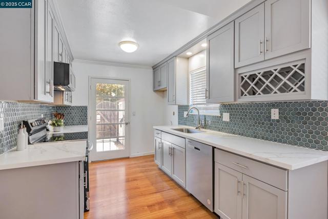 3797 Oxford Cmn, Fremont CA: https://media.crmls.org/mediaz/490899b1-58e7-4707-a756-abe574352595.jpg