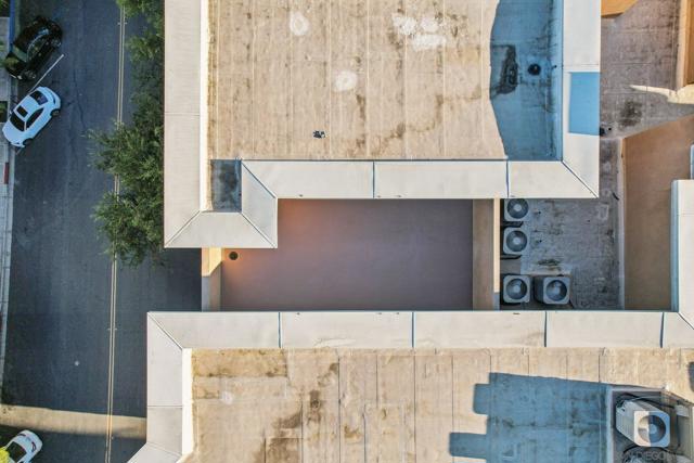 1480 Broadway, San Diego CA: https://media.crmls.org/mediaz/4908b7a6-87b0-4e7c-9664-b4764ffca67d.jpg