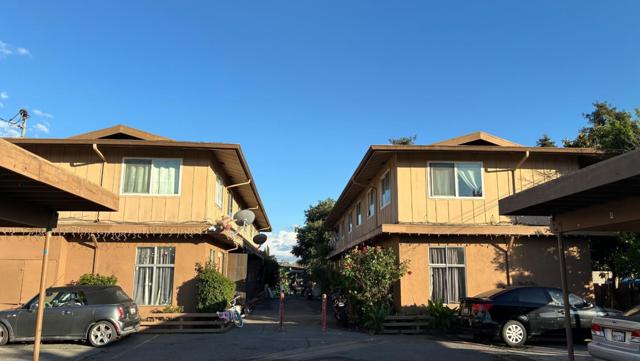 1200 William Court, San Jose CA: https://media.crmls.org/mediaz/4908eeed-682b-4866-ac02-f6ec022e3ae6.jpg