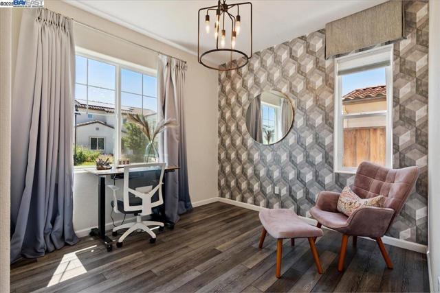 5352 Guenoc Valley Ln, Antioch CA: https://media.crmls.org/mediaz/49090a7c-7fbf-4ab1-8bbf-c0e45972e301.jpg