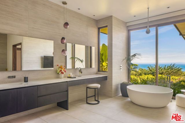 Drew Fenton | 11809 Ellice Street Malibu CA | MLS: 7307289 Drew Fenton | 11809 Ellice Street Malibu CA | MLS: 7307289