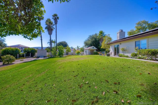 2183 Lundy Lake Dr, Escondido CA: https://media.crmls.org/mediaz/4909c7bb-3ef4-42b7-9200-8ea86c835531.jpg