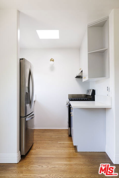 2191 El Sereno Avenue, Altadena CA: https://media.crmls.org/mediaz/490a5160-66b1-455c-842d-1d9bb3038a48.jpg