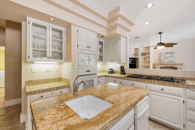 72056 Palm Haven Drive, Rancho Mirage CA: https://media.crmls.org/mediaz/490a6b22-c09b-49bd-8f91-54e5d8666d84.jpg