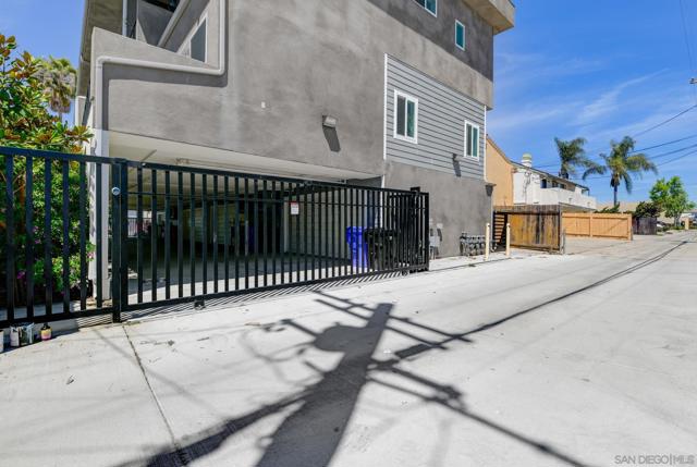 3739 31St St, San Diego CA: https://media.crmls.org/mediaz/490a7a1e-f920-4b04-93b8-b01f3c14da0d.jpg