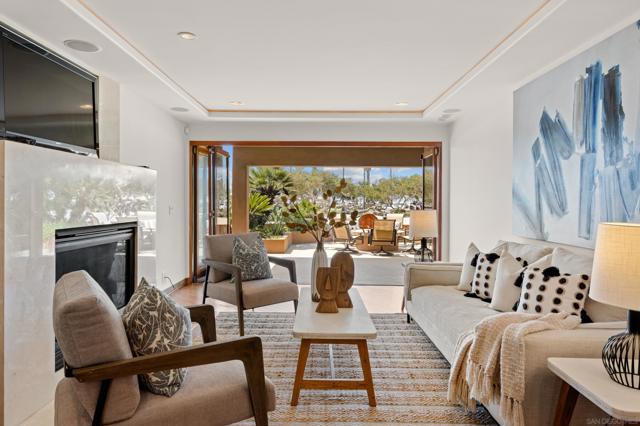 Image 22 of 52 For 2617 Ocean Front Walk