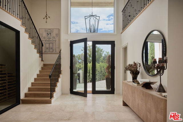 6 Bed Home for Sale in Los Angeles, California