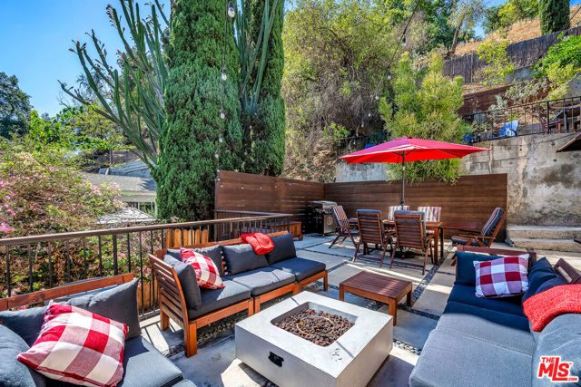 1948 Sunflower Avenue, Los Angeles CA: https://media.crmls.org/mediaz/490b3b3c-861e-4166-bbf4-f0e52fbbfca6.jpg