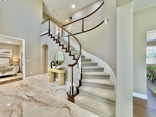5825 Dresslar Cir, Livermore CA: https://media.crmls.org/mediaz/490bfbca-eefb-4abf-8527-d609f517b814.jpg