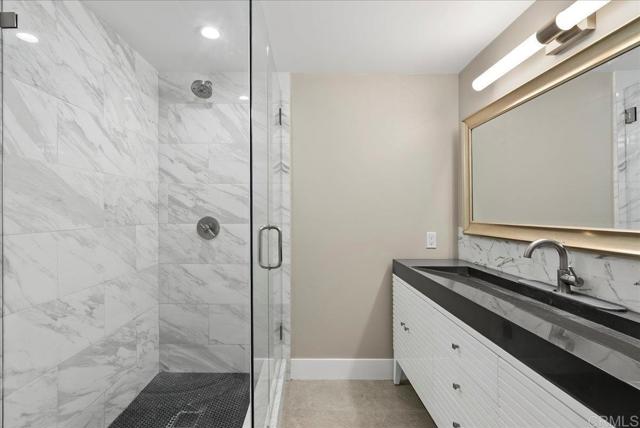 491 Prospect Street, Newport Beach CA: https://media.crmls.org/mediaz/490cbcfd-39d3-4051-888d-3f1ce0fec4f3.jpg