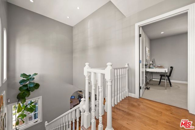 403 S Bundy Drive, Los Angeles CA: https://media.crmls.org/mediaz/490d1f24-1273-4d28-be33-7a3aafcc47dc.jpg