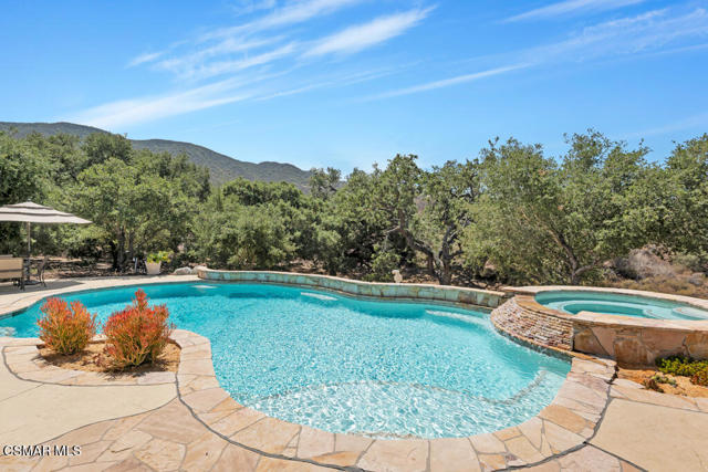 1826 Crystal View Circle, Newbury Park CA: https://media.crmls.org/mediaz/490d1fe7-7a39-41ab-904b-89aa4fccad82.jpg