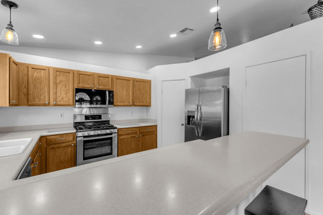 Image 23 of 64 For 52680 Avenida Martinez