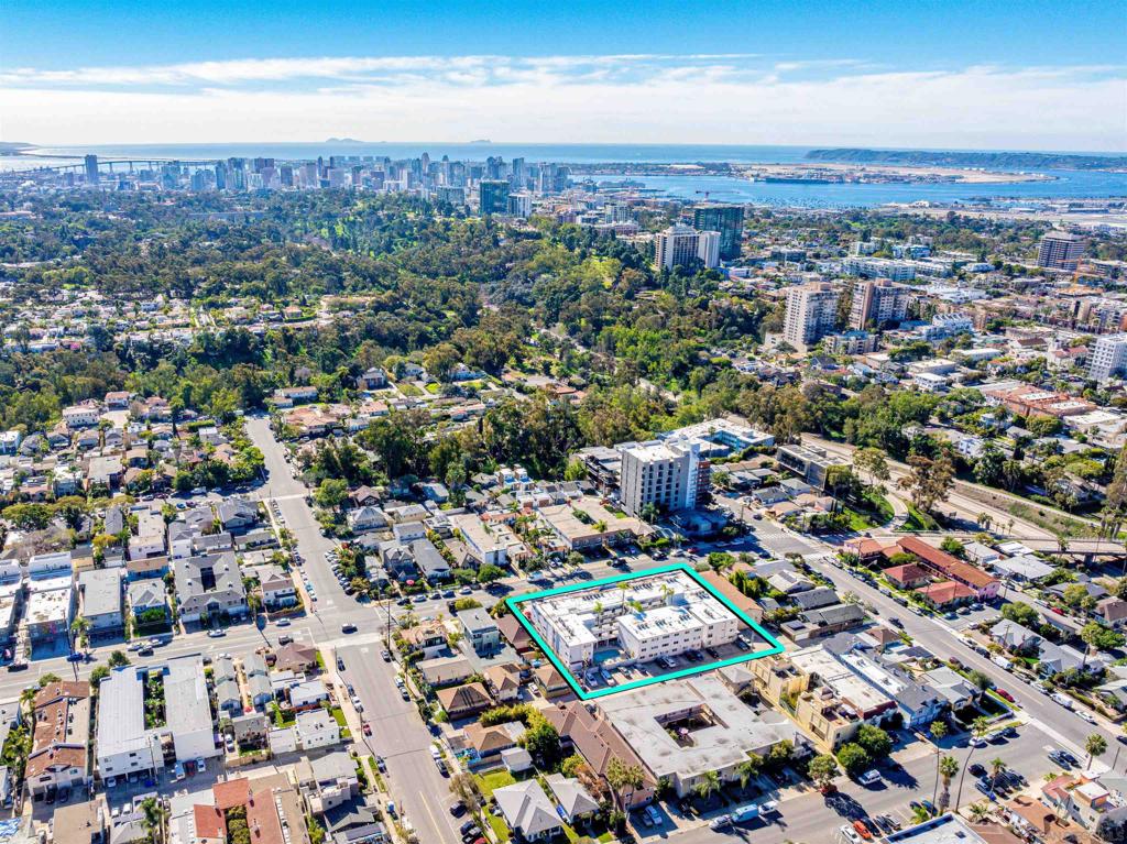 1030 Robinson Ave - photo 2