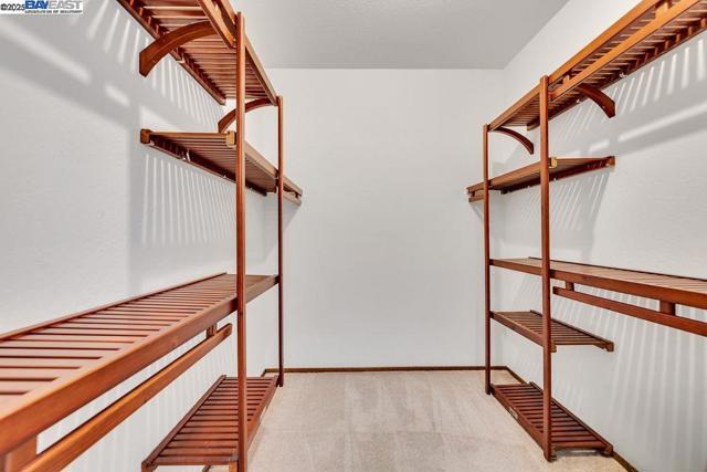 21917 Nugget Canyon Dr, Castro Valley CA: https://media.crmls.org/mediaz/490e7688-1db1-4821-aa41-568331f30336.jpg