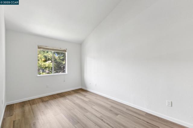 3847 Vineyard Ave, Pleasanton CA: https://media.crmls.org/mediaz/490f1dd8-1f86-4fd4-902a-1ba085d9d8cc.jpg