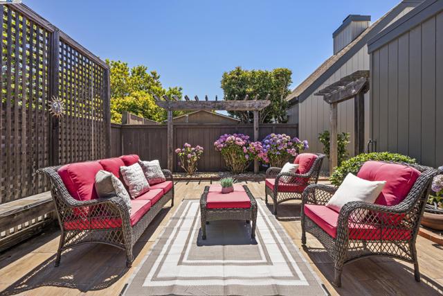 3527 Magnolia Dr, Alameda CA: https://media.crmls.org/mediaz/490f7b9a-5a3e-471f-a63e-94626f49a49f.jpg