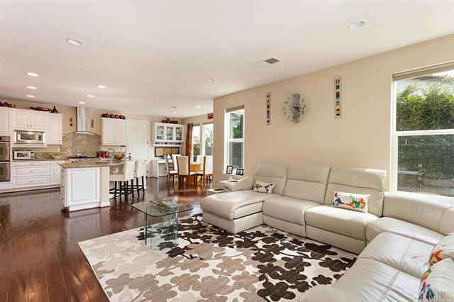 Detail Gallery Image 8 of 21 For 7047 Rose Dr, Carlsbad,  CA 92011 - 4 Beds | 4/1 Baths