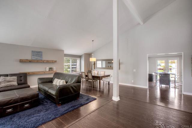 Detail Gallery Image 5 of 45 For 1207 Branding Iron Cir, Vista,  CA 92081 - 4 Beds | 3 Baths