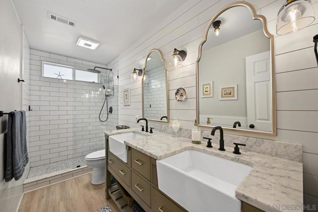 3231 Canyon View Dr, Oceanside CA: https://media.crmls.org/mediaz/49118d20-b405-4b20-bf68-a6f7337b449b.jpg