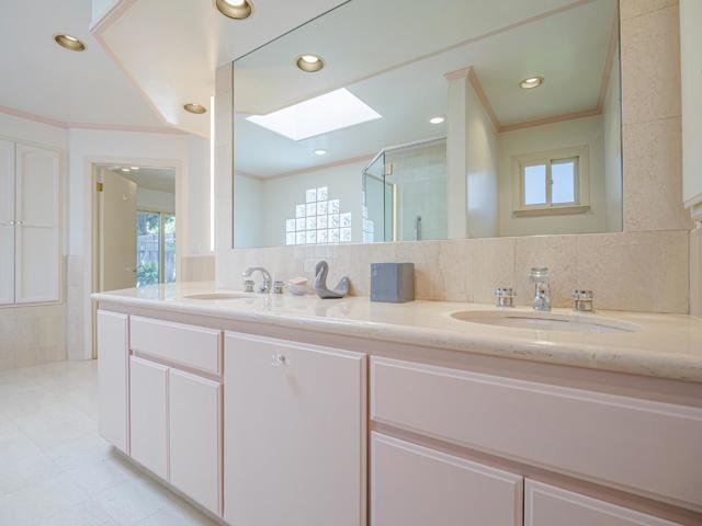 739 Quartz Street, Redwood City CA: https://media.crmls.org/mediaz/491206e6-0f5c-4168-b885-a0367ce66d6b.jpg