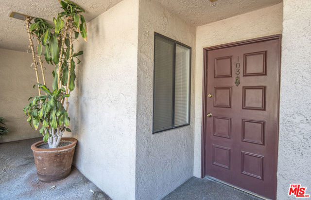1815 Glendon Avenue, Los Angeles CA: https://media.crmls.org/mediaz/491277be-414a-484c-97ba-b704e0cacbd3.jpg