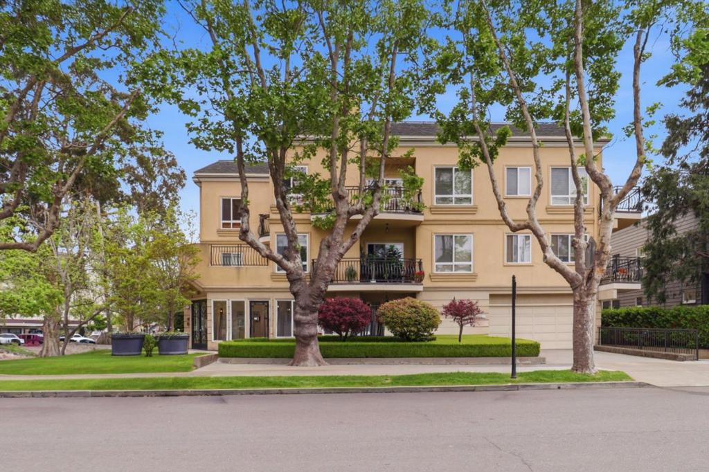 107 El Camino Real #302