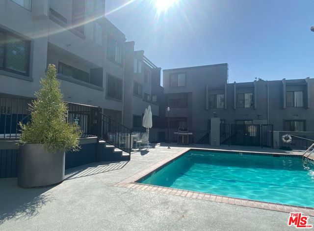 Drew Fenton | 1940 N Highland Avenue Los Angeles CA | MLS: 6990897