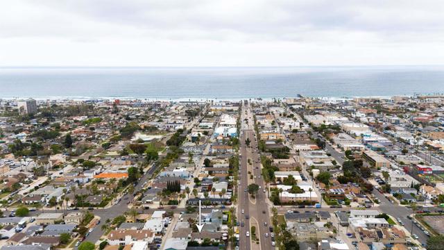 1215 17 Grand Ave, San Diego CA: https://media.crmls.org/mediaz/49131a23-9251-4f5b-85a3-ca4327957618.jpg