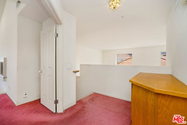 6615 Kentwood Bluffs Drive, Los Angeles CA: https://media.crmls.org/mediaz/49137da8-80c6-4623-aa05-530dee65e2e5.jpg
