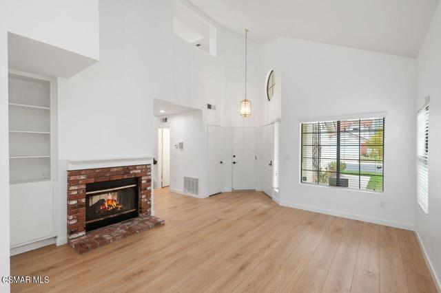 4139 Lost Springs Drive, Agoura Hills CA: https://media.crmls.org/mediaz/49138a58-d8fc-49a0-b002-1c2af4d51e17.jpg