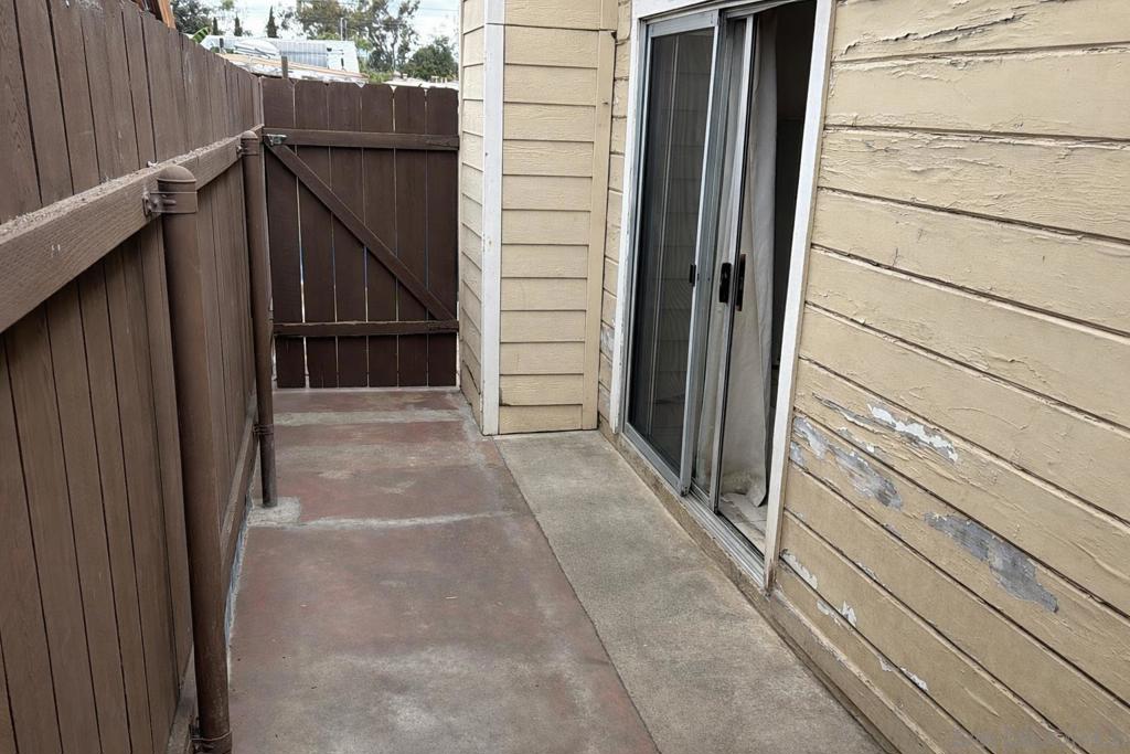 627 6th Ave - photo 2