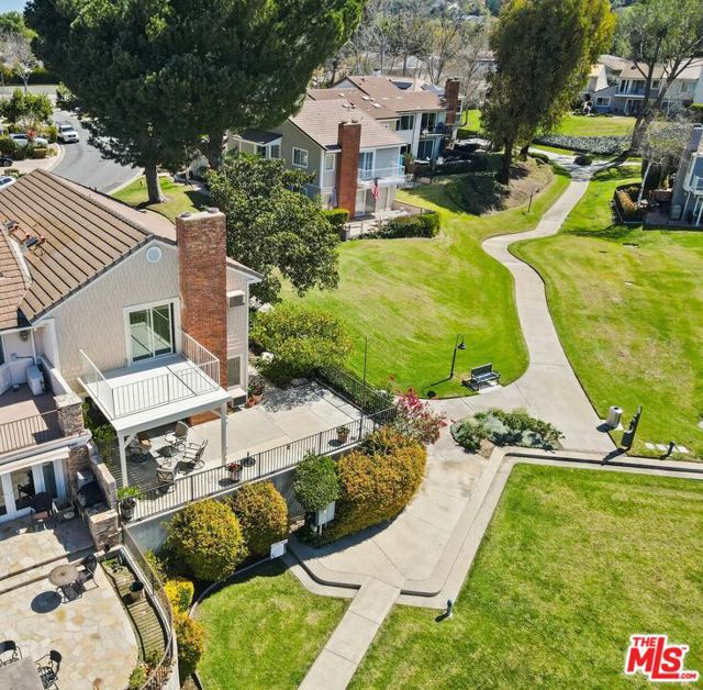 32134 Beachlake Lane, Westlake Village CA: https://media.crmls.org/mediaz/4913d8bd-265f-4531-9550-554911bde20a.jpg