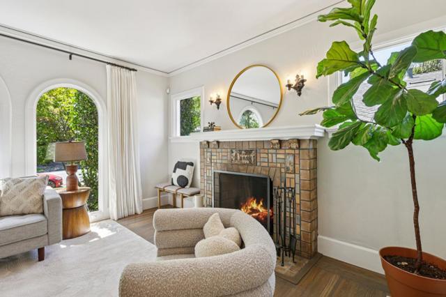 2404 Hillside Drive, Burlingame CA: https://media.crmls.org/mediaz/4913ff51-0ae3-43fb-81d0-6a3eb1cb3451.jpg