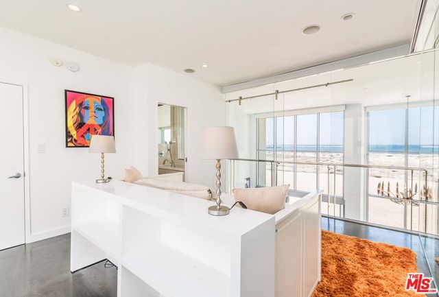 5205 Ocean Front Walk, Marina del Rey CA: https://media.crmls.org/mediaz/49140bfa-d9d3-4f4e-9431-62b5b540433d.jpg