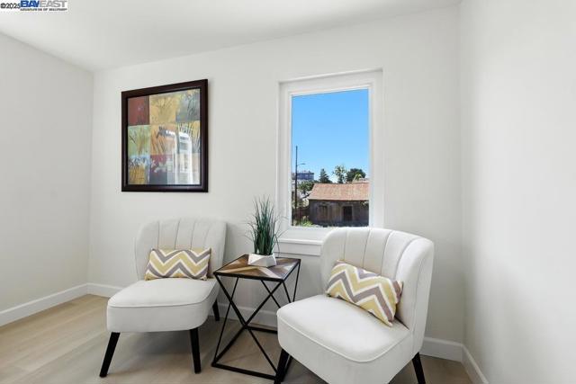 1739 E 22Nd St, Oakland CA: https://media.crmls.org/mediaz/49140cda-9726-4512-ac32-bc5b7283bdd9.jpg