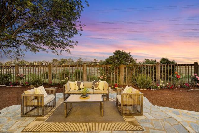 998 Governors Bay Drive, Redwood City CA: https://media.crmls.org/mediaz/49148597-4b36-4110-b928-56bd4657714f.jpg