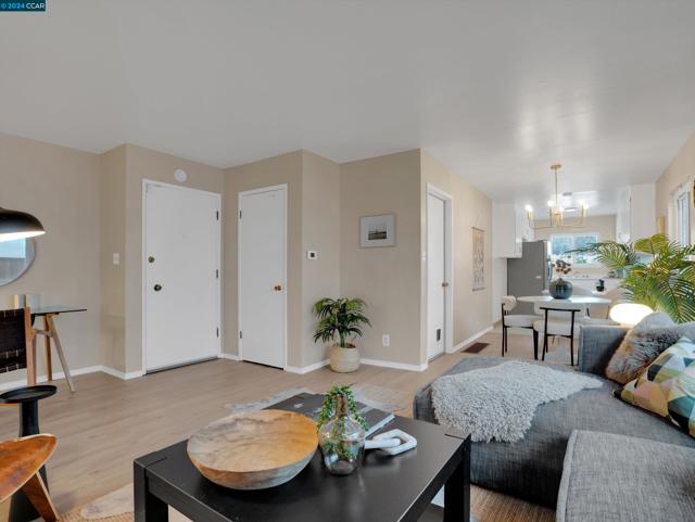 Image 3 of 31 For 1643 San Benito St