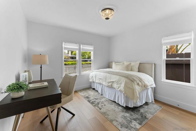 503 Rosemont St, La Jolla CA: https://media.crmls.org/mediaz/4915016f-ab44-48de-aae7-cfcb990f9604.jpg