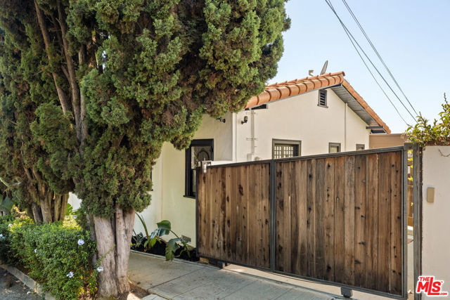 3801 Effie Street, Los Angeles CA: https://media.crmls.org/mediaz/491529d3-91cc-4d6e-a545-36ae53251aa2.jpg