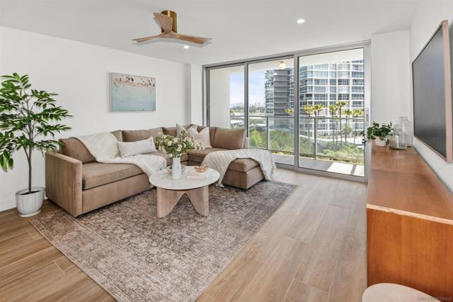 1830 Avenida Del Mundo, Coronado CA: https://media.crmls.org/mediaz/491562d3-d5ef-47eb-a10b-c7d79dc75cce.jpg