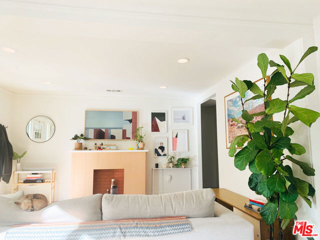 6267 Meridian Street, Los Angeles CA: https://media.crmls.org/mediaz/4915749c-6c95-4098-904c-f5819763acc5.jpg