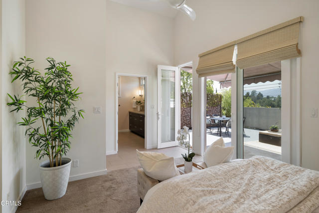 4531 El Camino Corto, La Canada Flintridge CA: https://media.crmls.org/mediaz/49159631-e754-4ea3-b690-fa9a9d8b1931.jpg