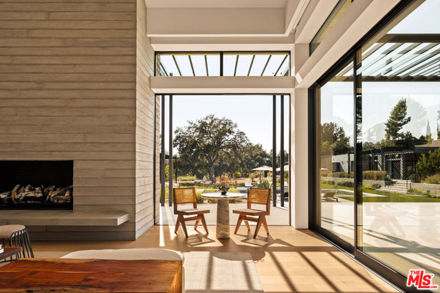 1225 Shippee Lane, Ojai CA: https://media.crmls.org/mediaz/4915e875-a190-4eb2-a56a-d97dd2853976.jpg